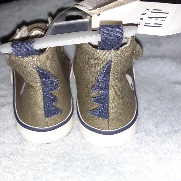 NWT GAP toddler shoes - Picture 3 of 6
